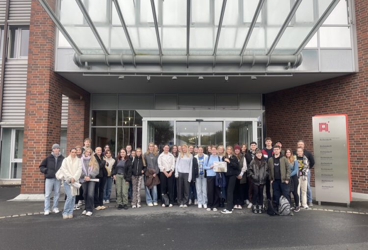 KOOPERATION großgeschrieben – AKBK-MediengestalterInnen zu Besuch bei Aschendorff