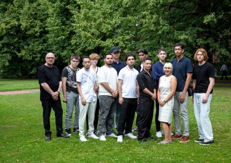 AV-Schüler in Vollzeit erwerben ihren Ersten Abschluss