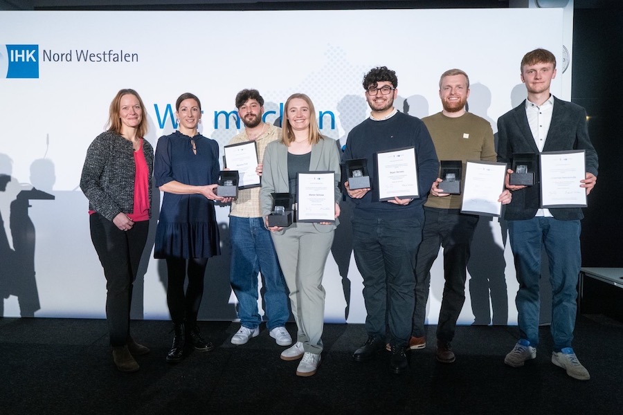 19 Mal „sehr gut“ am AKBK – IHK-Bestenehrung 2025