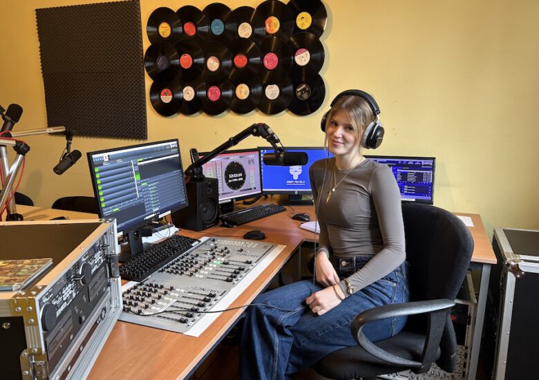 Podcasterin in Frankreich – Emily (BGY24) berichtet über ihr Auslandspraktikum