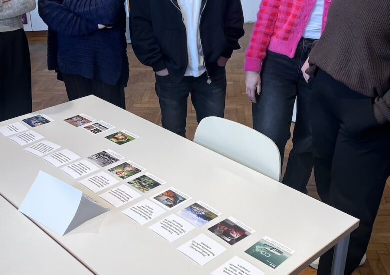 Lernziel: Bewusstsein für globale Zusammenhänge schärfen – Nachhaltigkeitsausstellung der AKBK-MediengestalterInnen