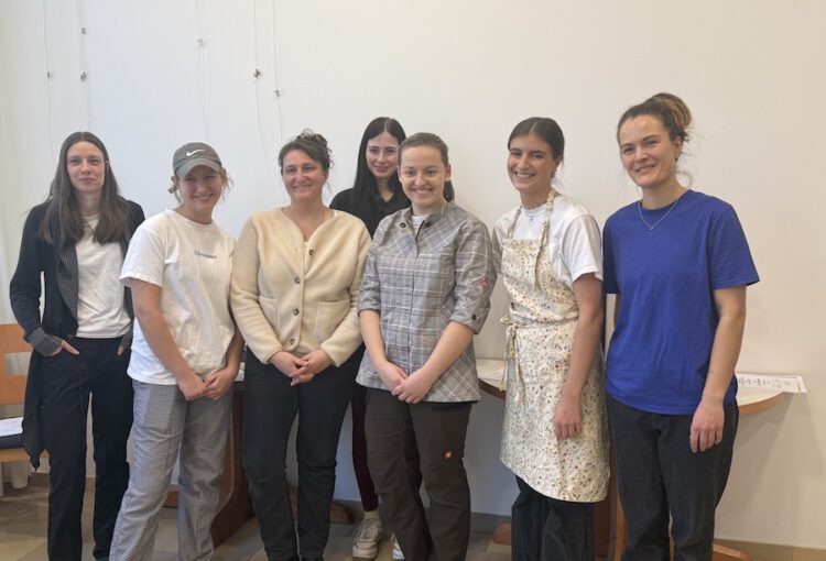 Die Welt der Schokolade – AKBK-Konditorinnen präsentieren themenbezogene Schautorten 