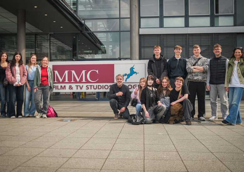 Ein Blick hinter die Kulissen der Medienwelt: Exkursion der HBMK zu den MMC Studios in Köln