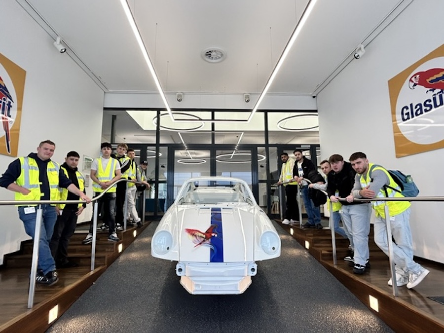 Lackprojekt der AKBK-Verfahrensmechanikerinnen und Verfahrensmechaniker für Beschichtungstechnik bei der BASF Coatings GmbH