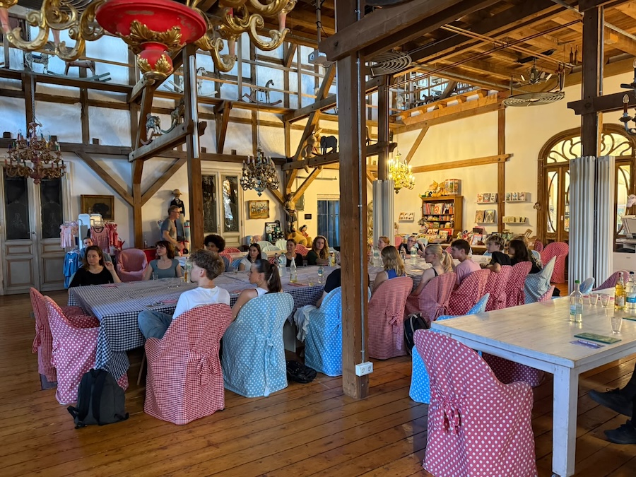 Berufliches Gymnasium entdeckt die kreative Welt des Coppenrath Verlags